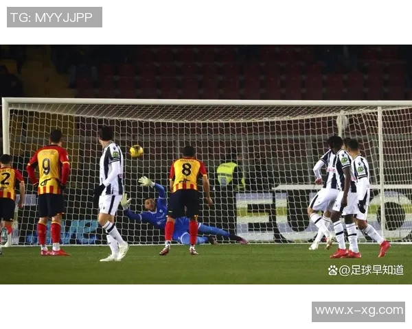 欧冠激战曼联大胜AC米兰争议判罚引发全场热议